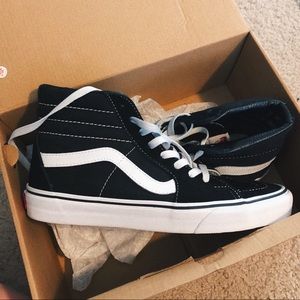 VANS NEVER WORN sk8-hi hightops
